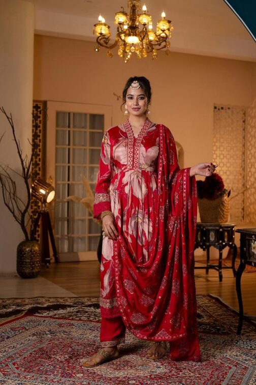 Beautiful Floral Nyra Kurti Set