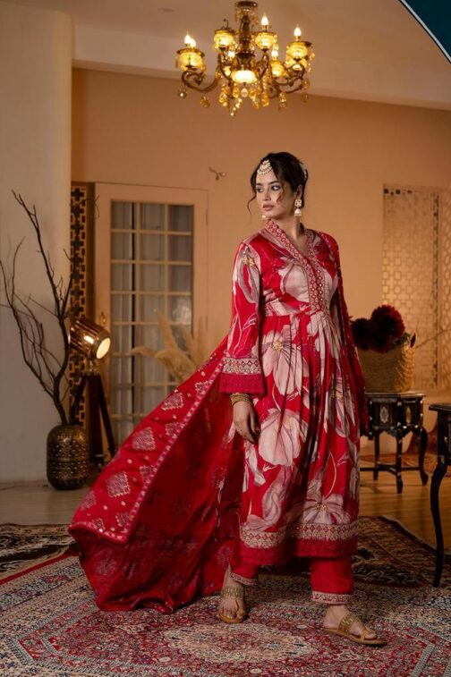 Beautiful Floral Nyra Kurti Set - Image 3