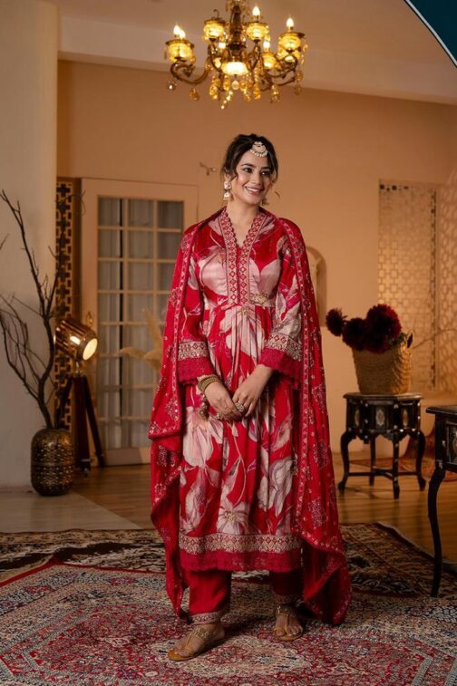 Beautiful Floral Nyra Kurti Set - Image 4