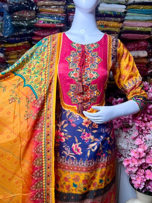 Beautiful Muslin Suit Set - Image 4
