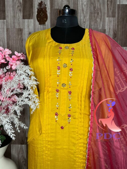 Pure Muslin Suit Set with Organza Dupatta - Image 5