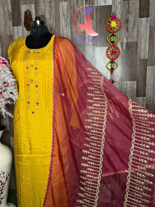 Pure Muslin Suit Set with Organza Dupatta - Image 3