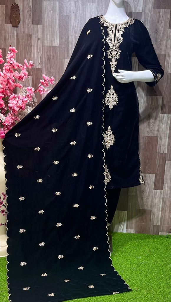 Beautiful Heavy Velvet Pakistani Suit