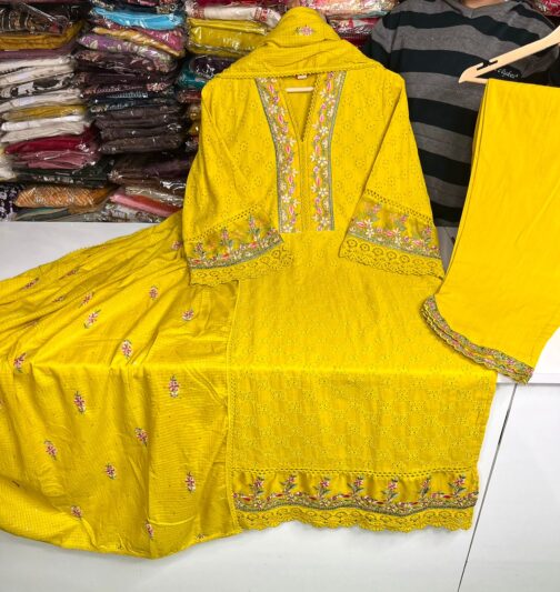 Designer Pakistani Kurti Set - Image 2