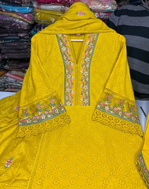 Designer Pakistani Kurti Set - Image 4