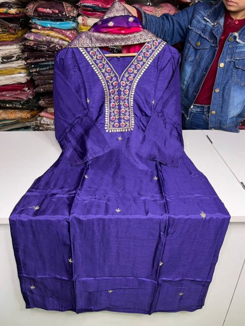 Beautiful Silk Suit Set - Image 4
