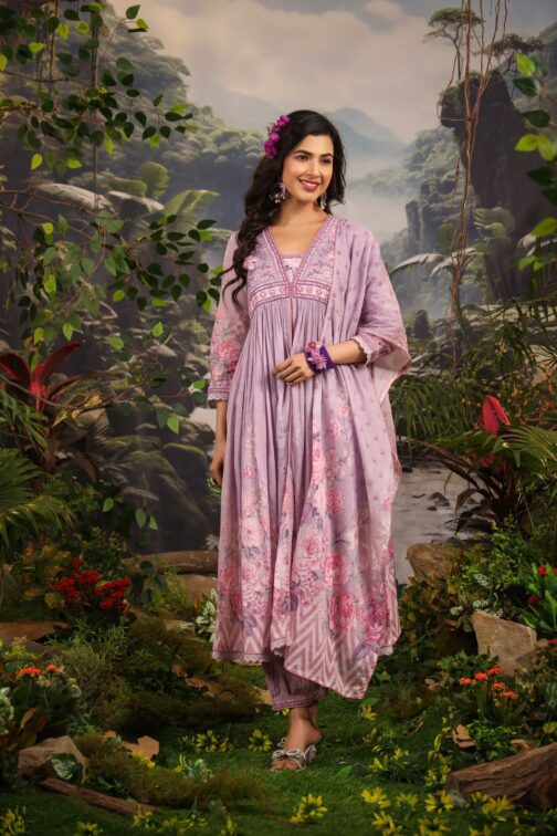 Beautiful Three Piece Anarkali Kurti - Image 2