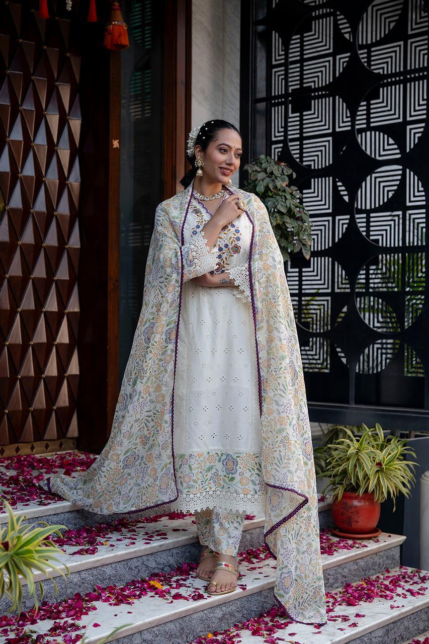 Beautiful Three Piece With Thread Work