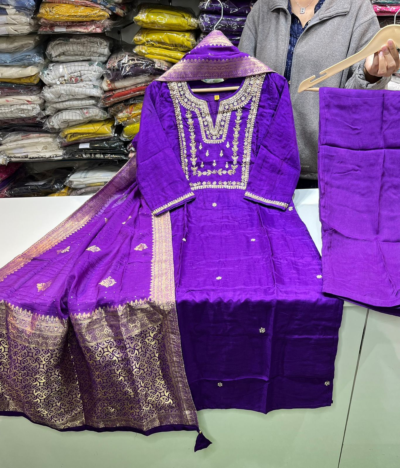 Silk Suit set - Image 3