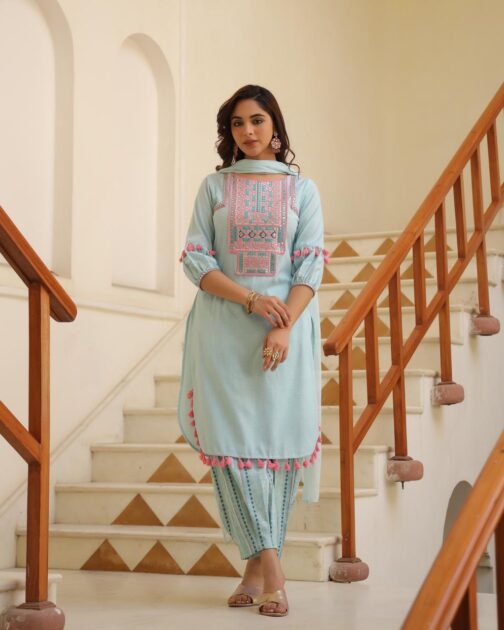 Designer Kurti Set With Afghani Pants - Image 4