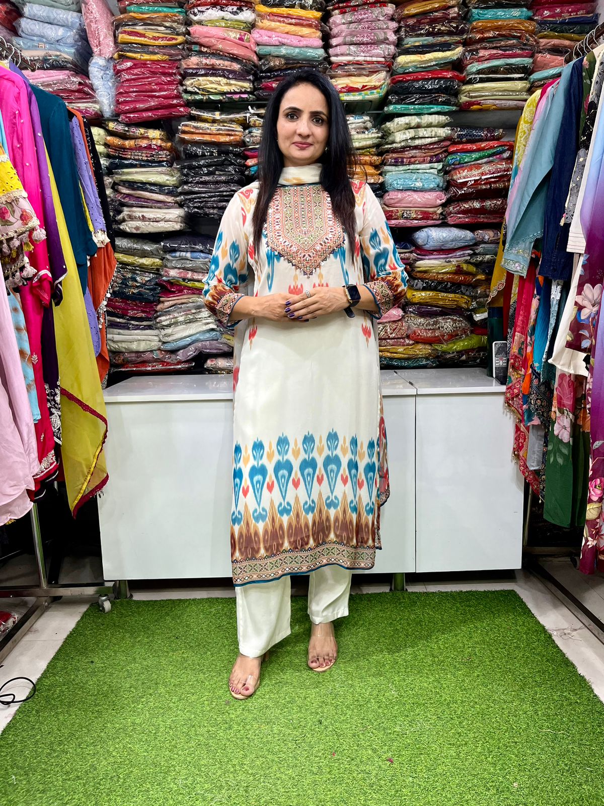 Beautiful Pure Georgette Suit Set - Image 2