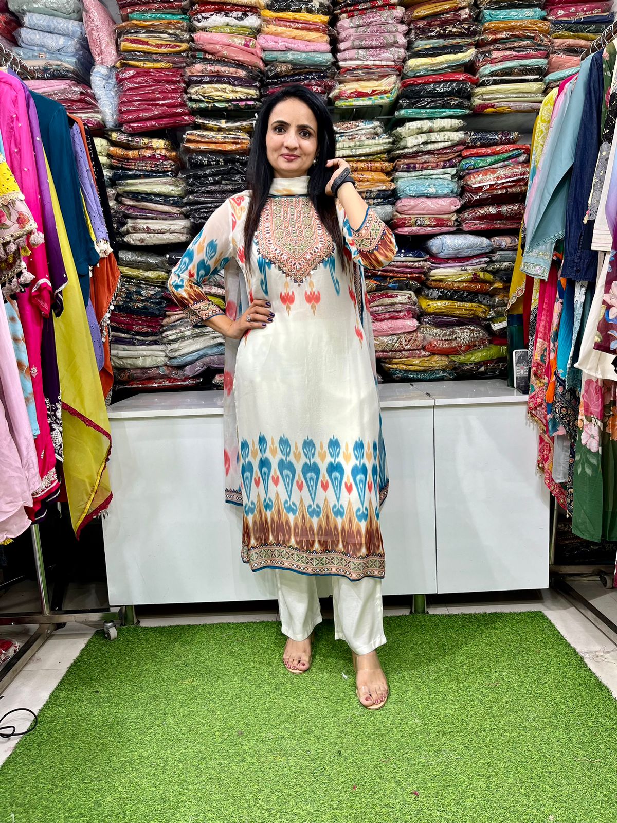 Beautiful Pure Georgette Suit Set - Image 5