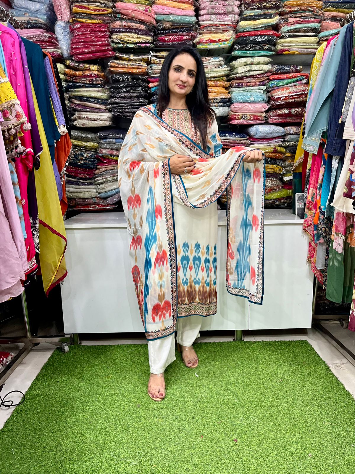 Beautiful Pure Georgette Suit Set - Image 6