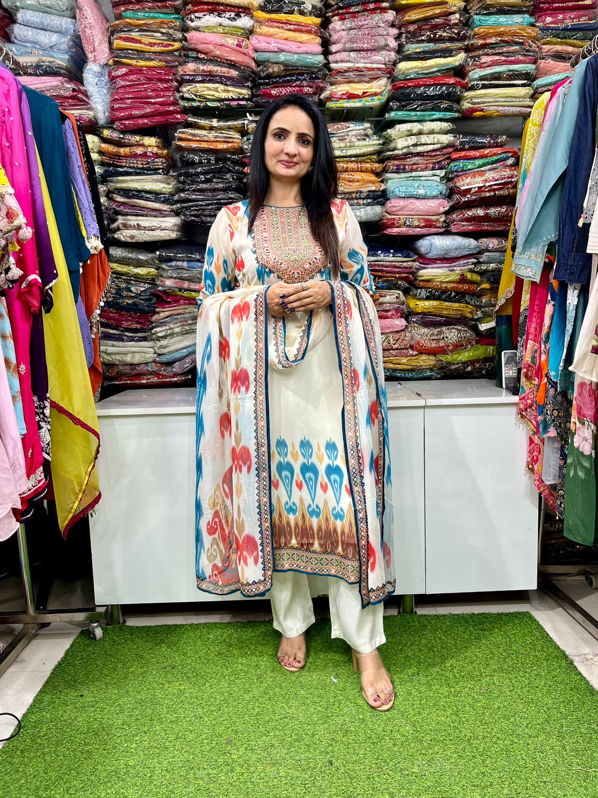 Beautiful Pure Georgette Suit Set - Image 7