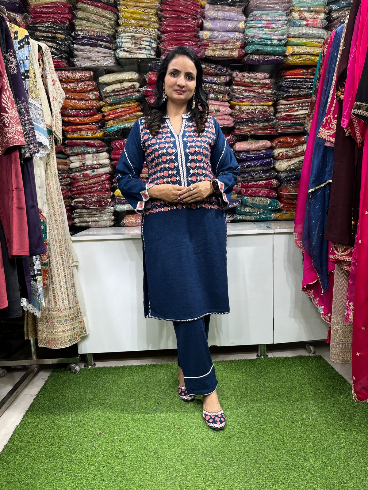 Designer Woolen Coord Set with Jutties - Image 5