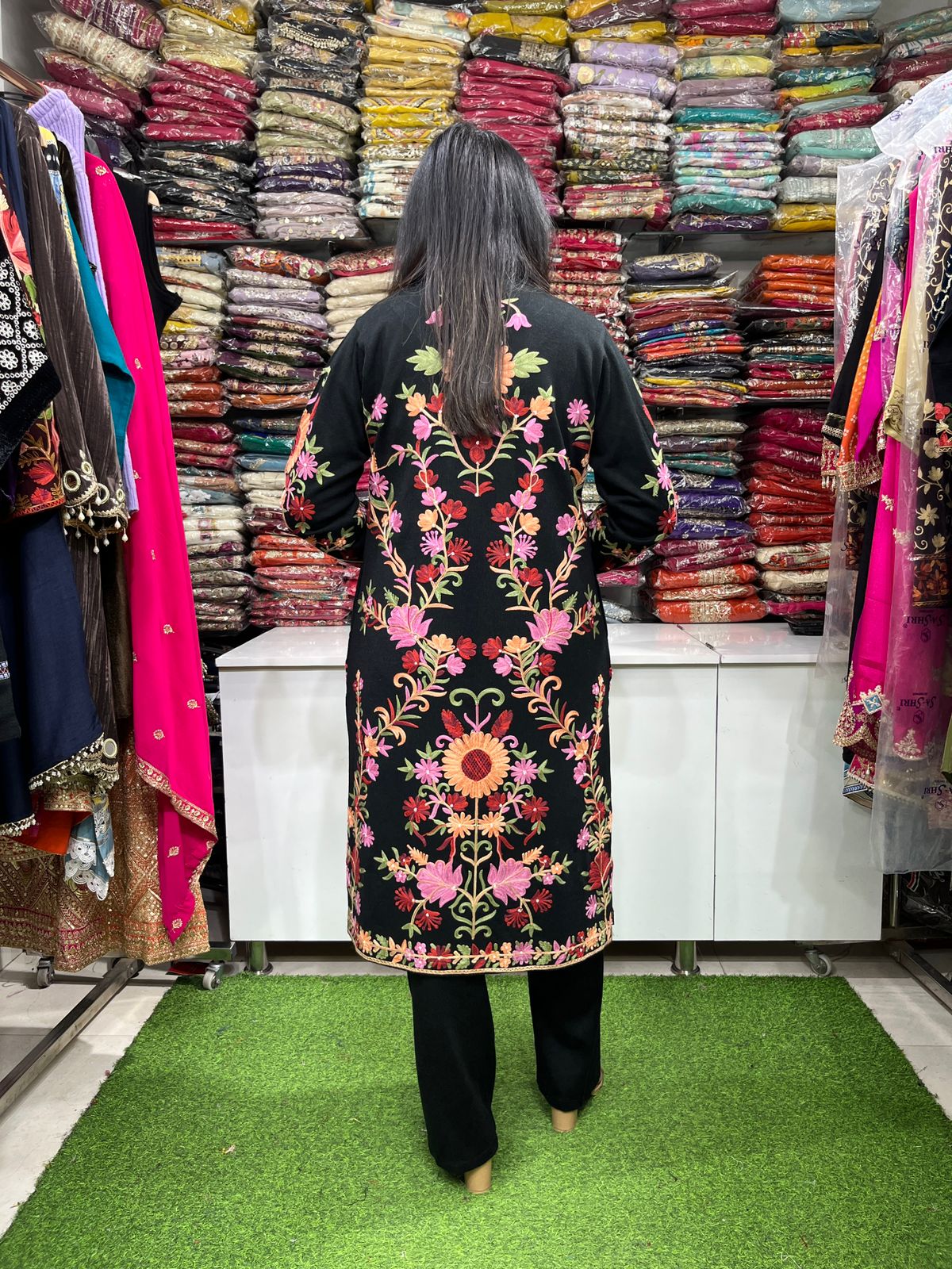 Designer Woolen Kashmiri Embroidered Coord Set - Image 5