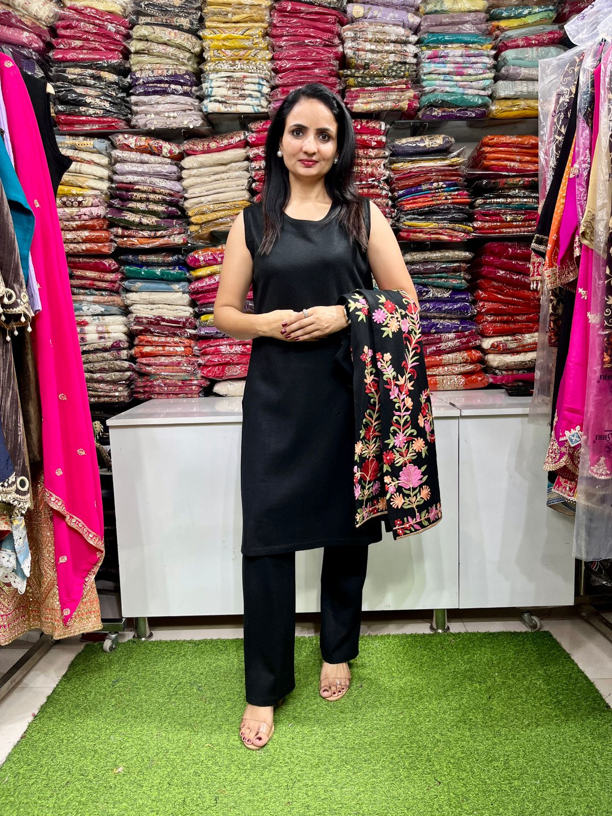 Designer Woolen Kashmiri Embroidered Coord Set - Image 2