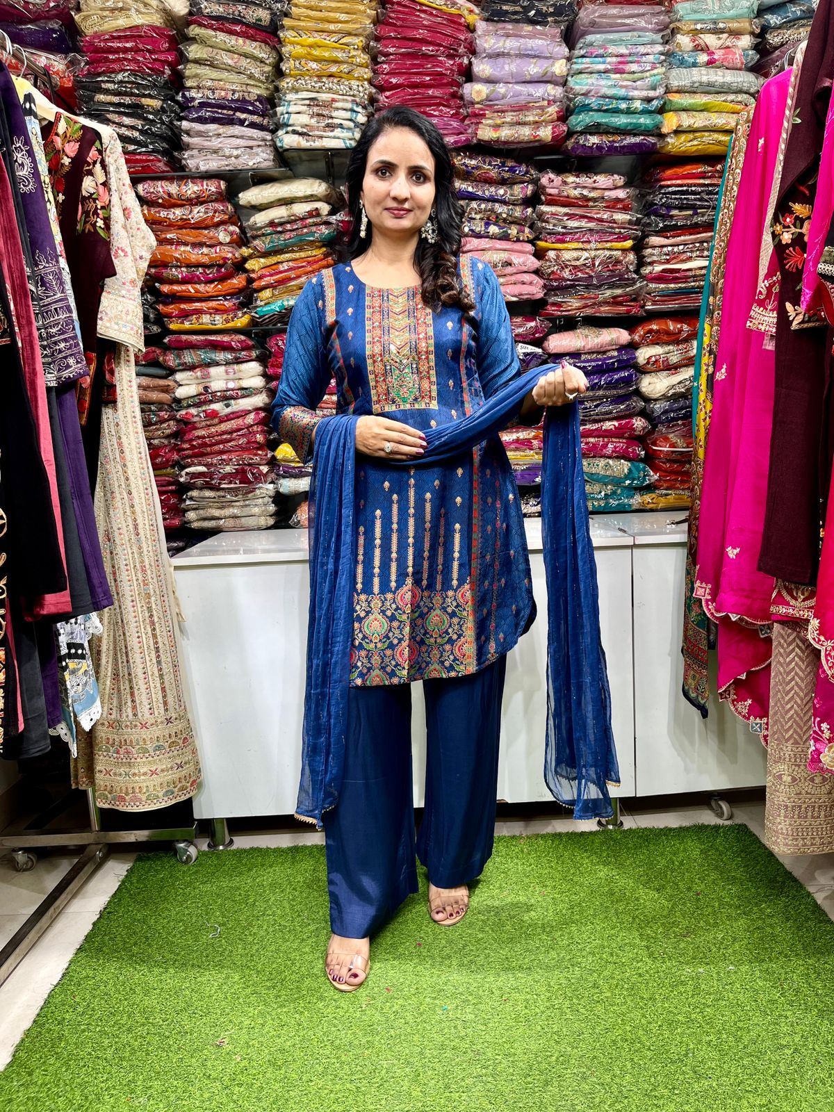 Silk Minakari Weaving with Hand Embroidery - Image 4