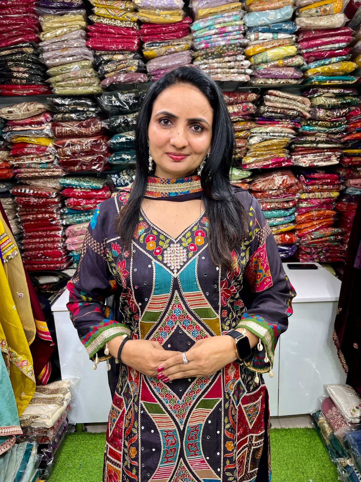 Black Silk Suit with Embroidery all over - Image 3