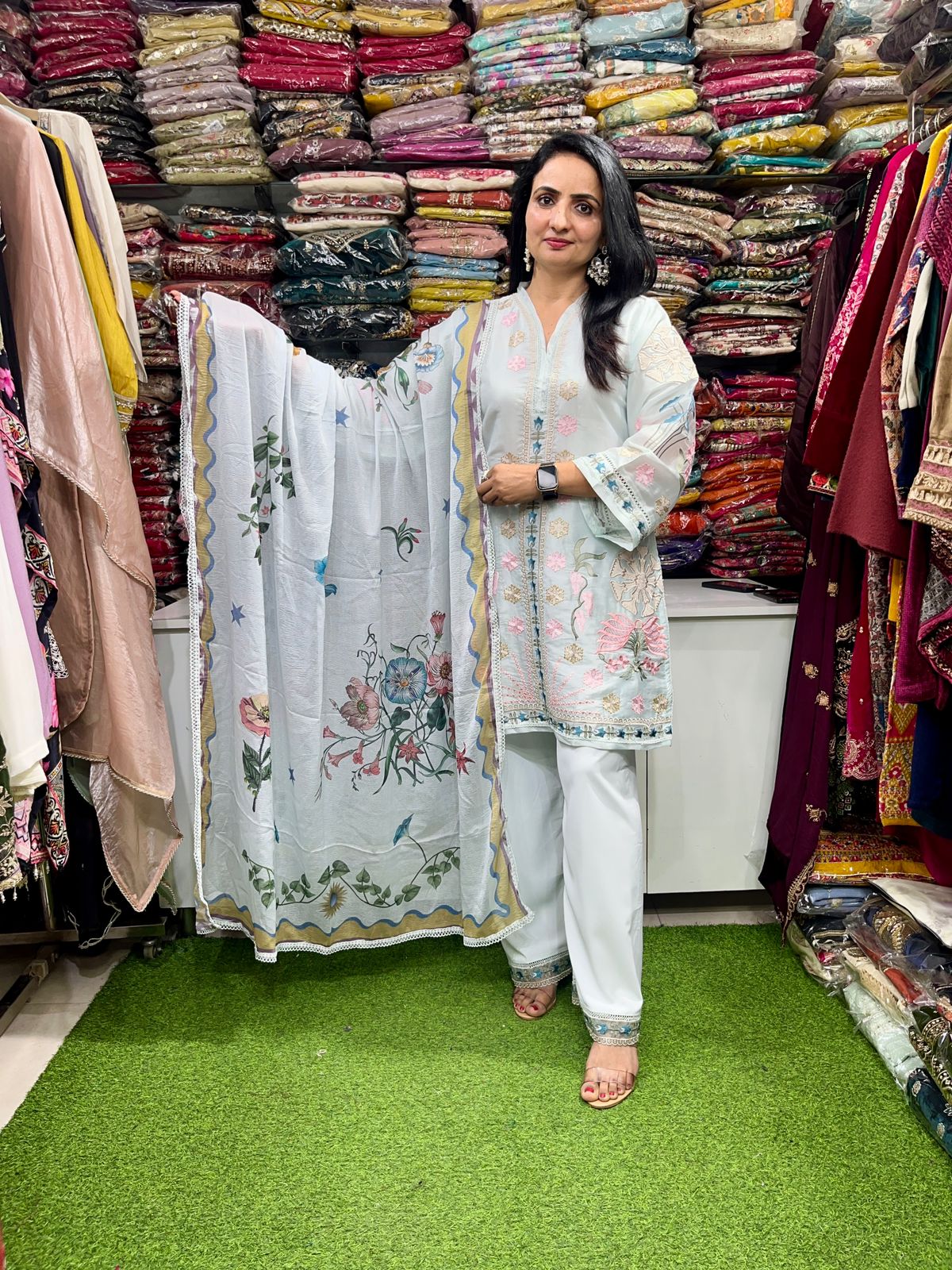 Designer Pakistani Suit Set - Image 4