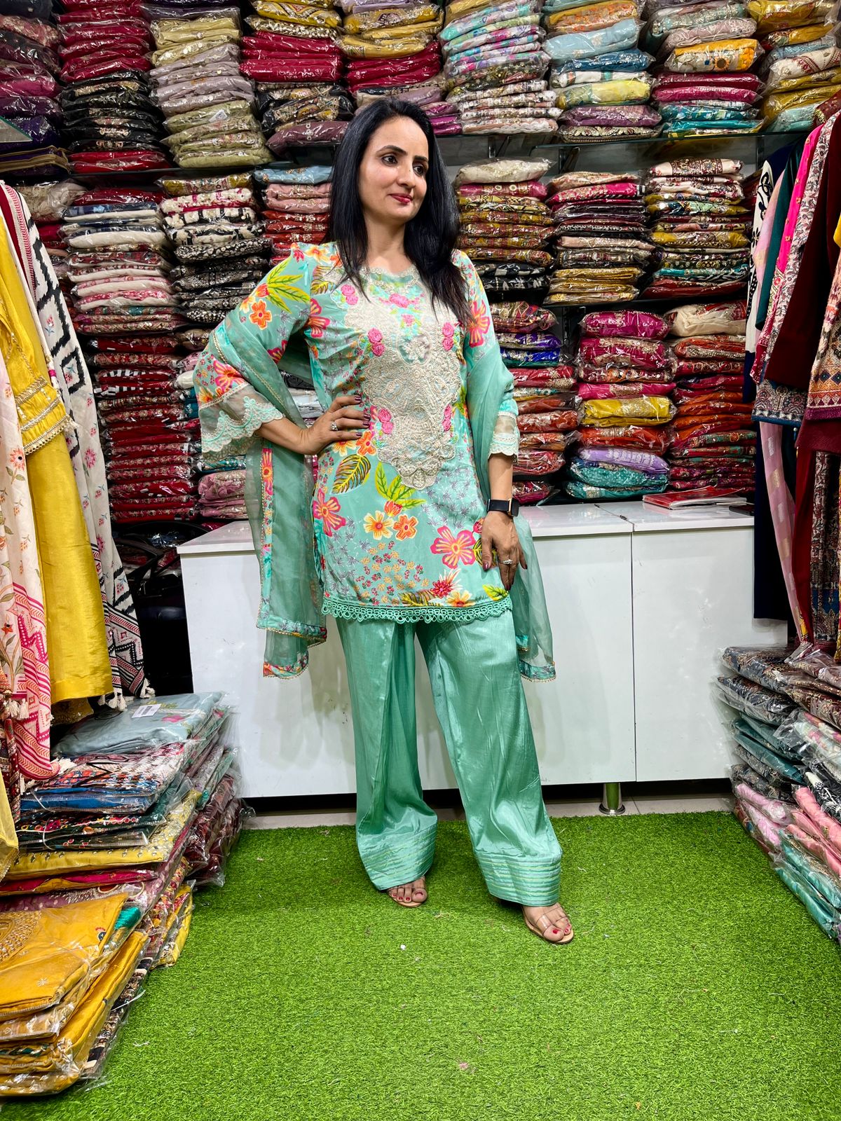 Pure Crape Designer Pakistani Style Farsi Salwar Set - Image 4