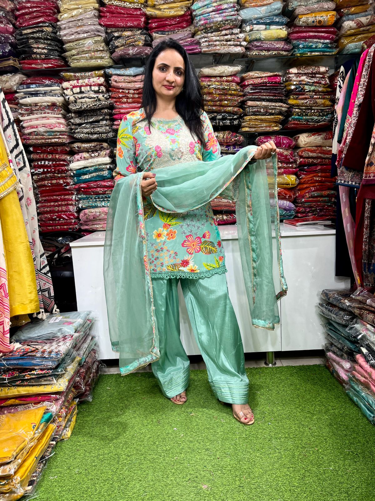 Pure Crape Designer Pakistani Style Farsi Salwar Set - Image 5