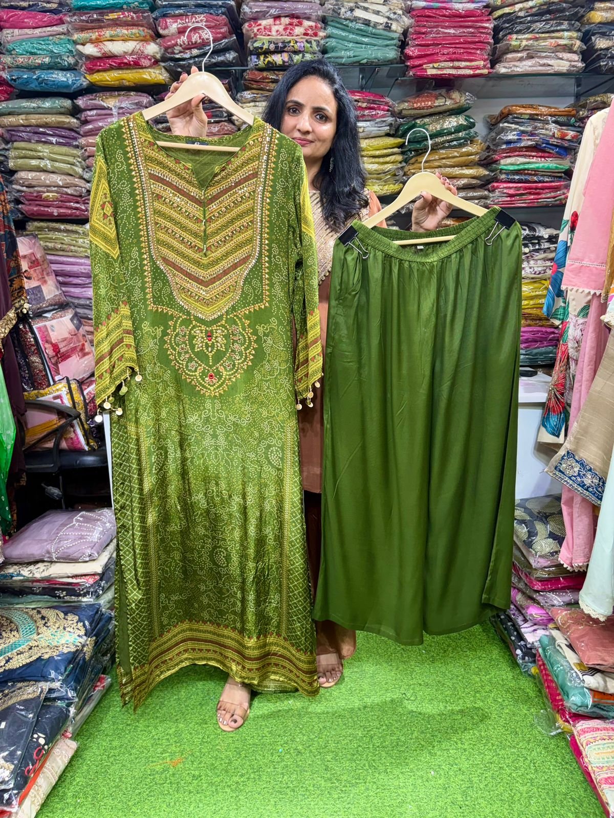 Designer Pure Crape Phiran set