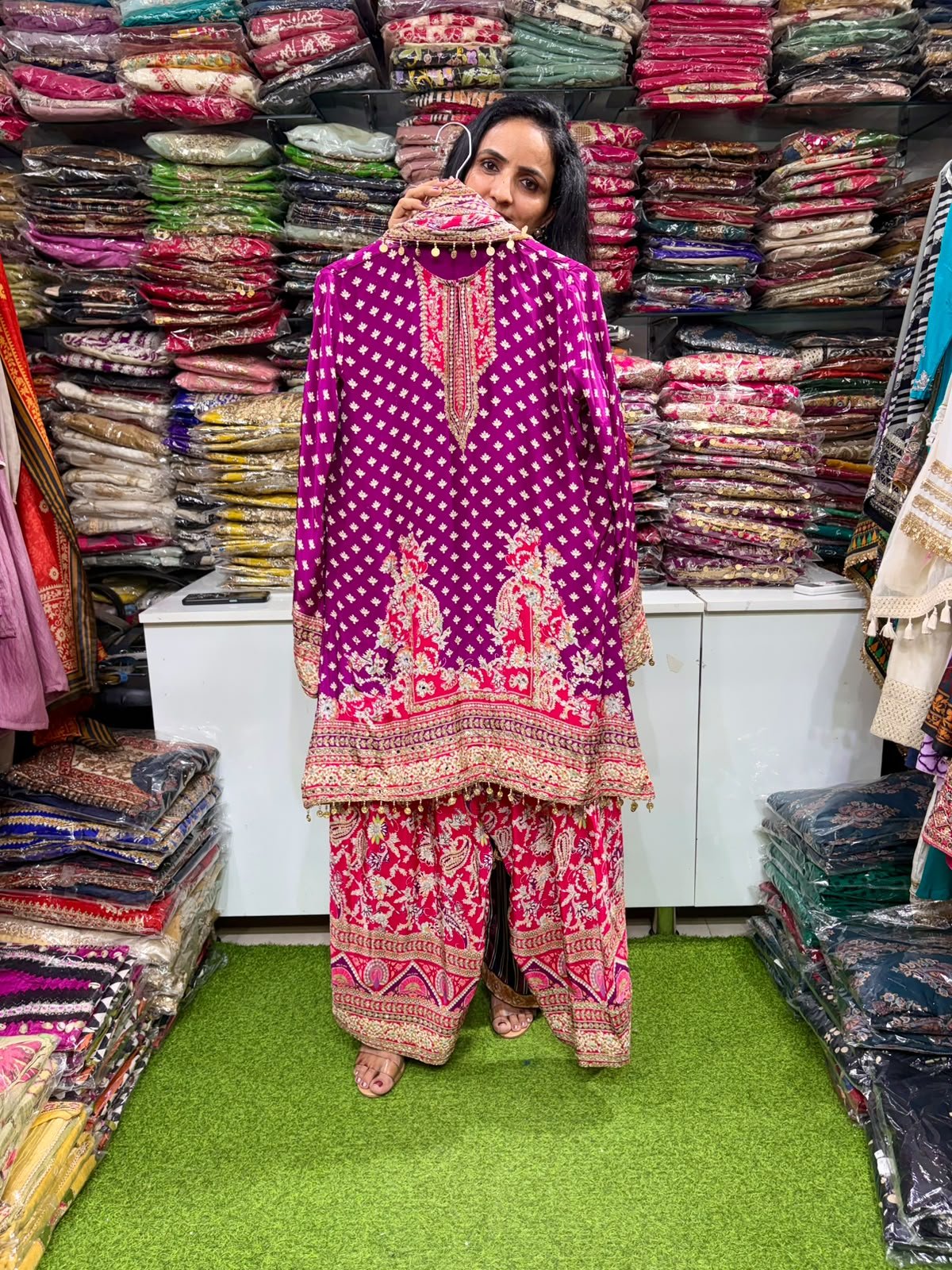 Pure-Crape-Designer-Suit-Set-with-Farshi