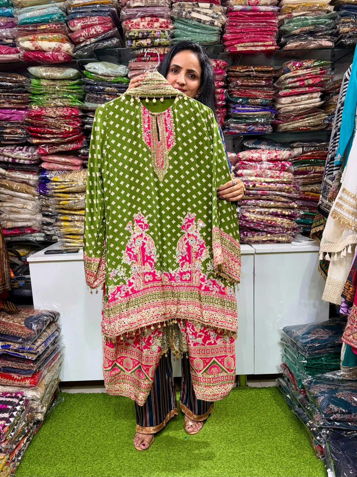 SCD-112 Pure Crape Designer Suit Set with Farshi Green