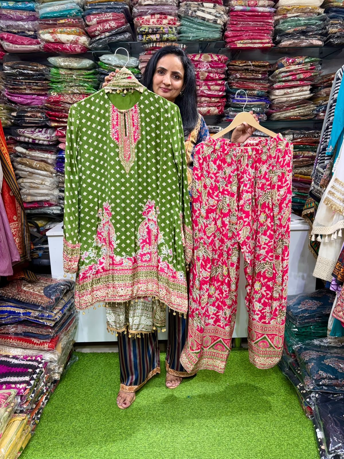 SCD-112 Pure Crape Designer Suit Set with Farshi Green