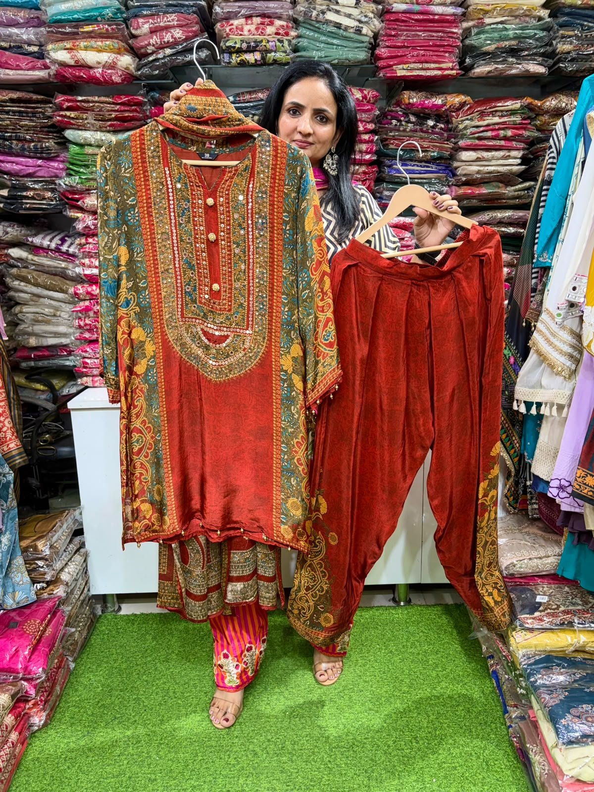 SCD-132 Pure Crape Farshi Suit Set