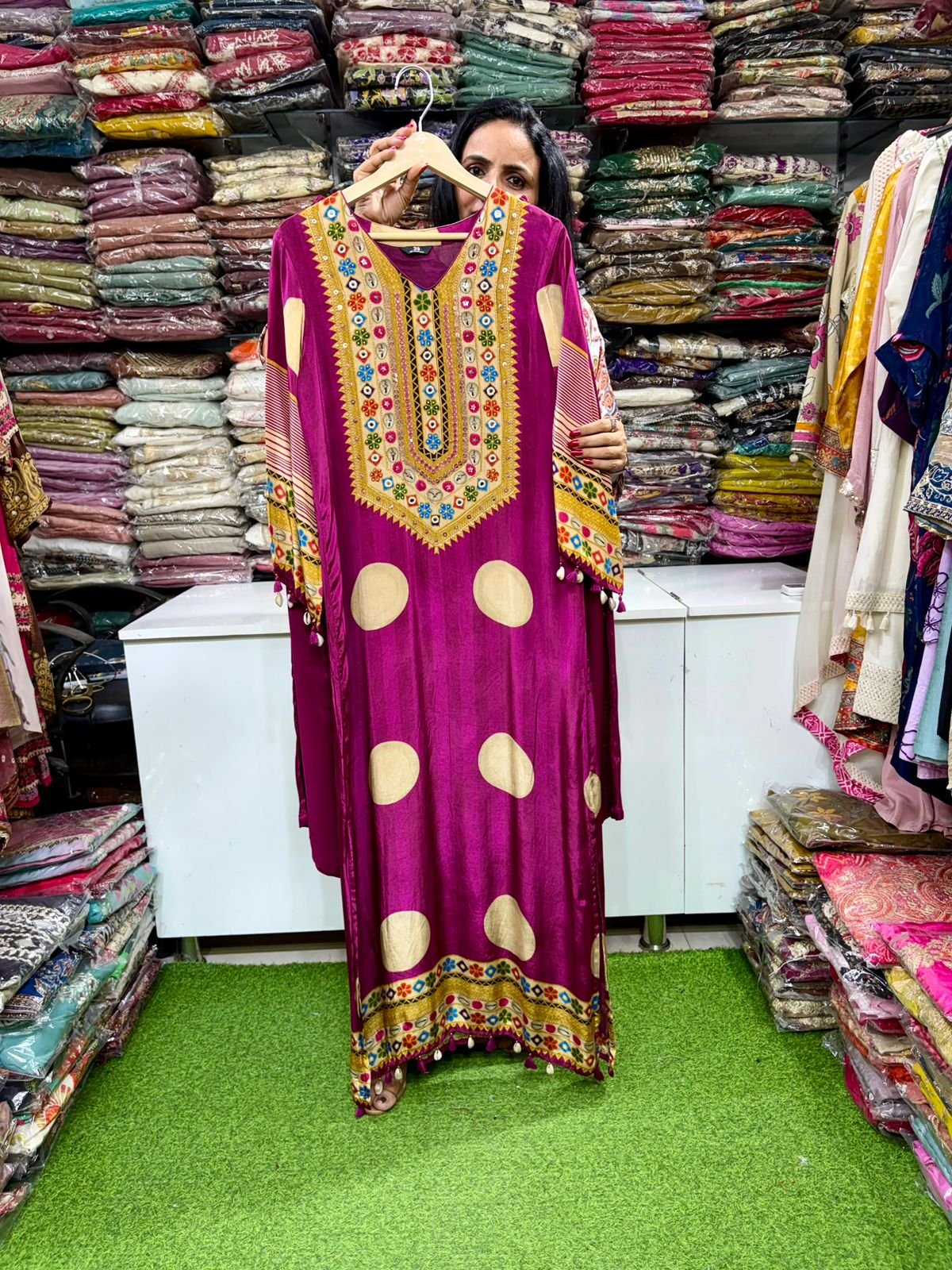 SCD 59 Premium Crape Polka Dots Phiran