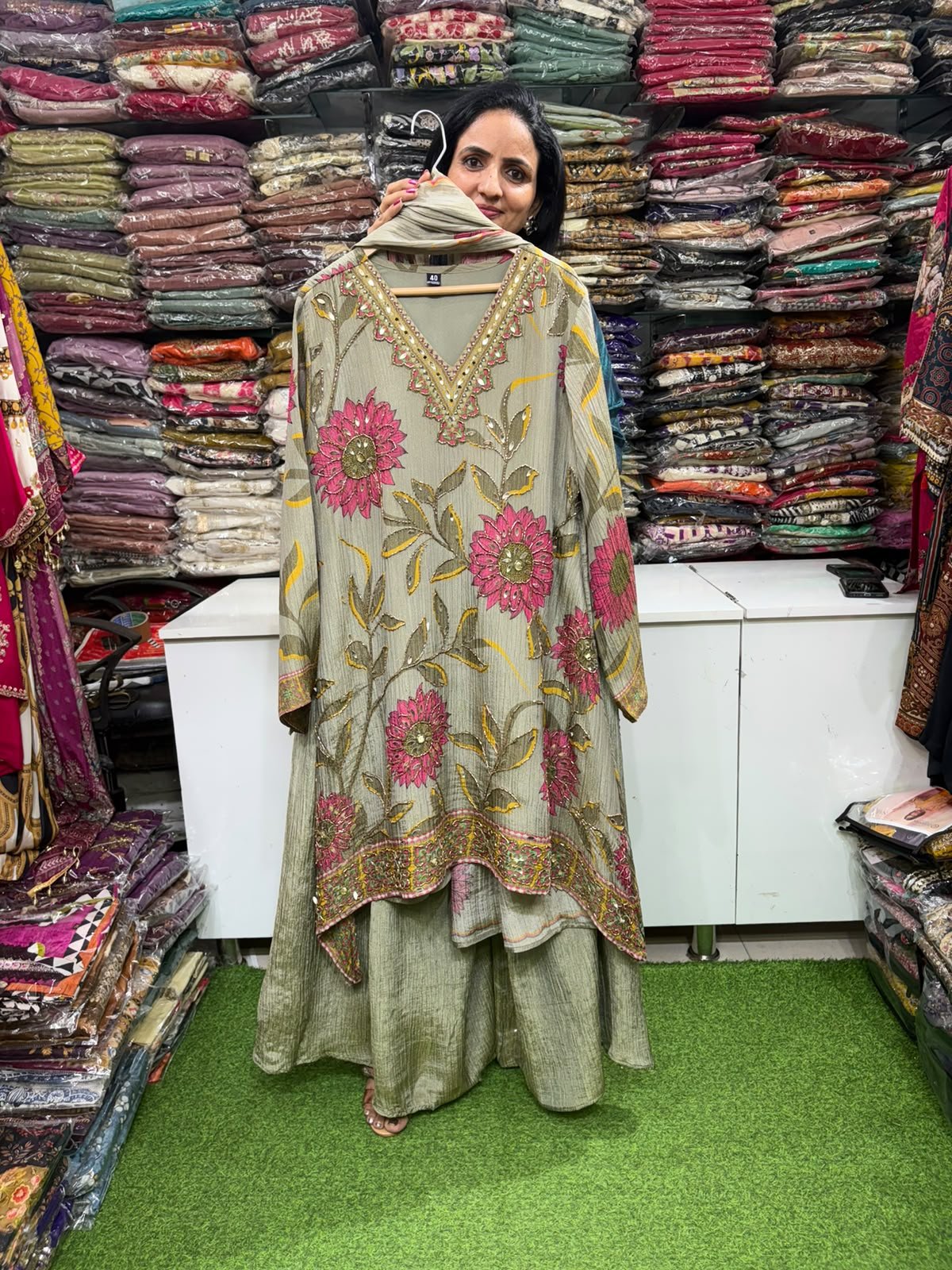 SCD-90 Designer Crush Tissue C Cut Suit with Divider
