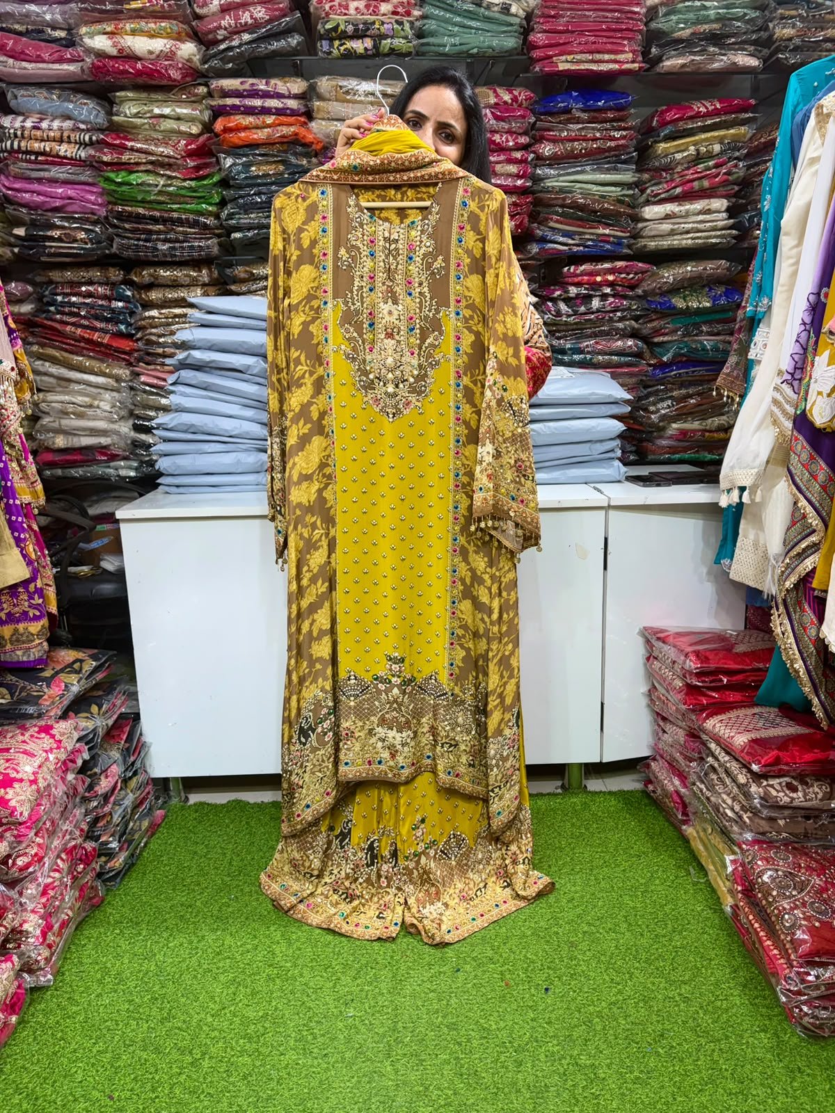 SCD- 147 Pure Crape Pakistani Style Suit Set