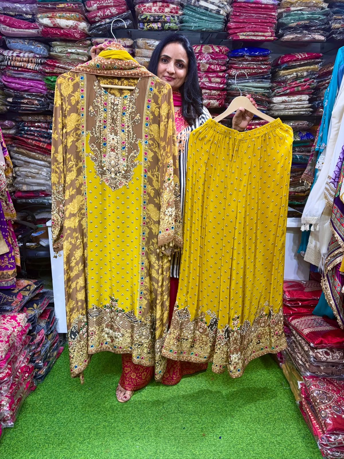 SCD- 147 Pure Crape Pakistani Style Suit Set