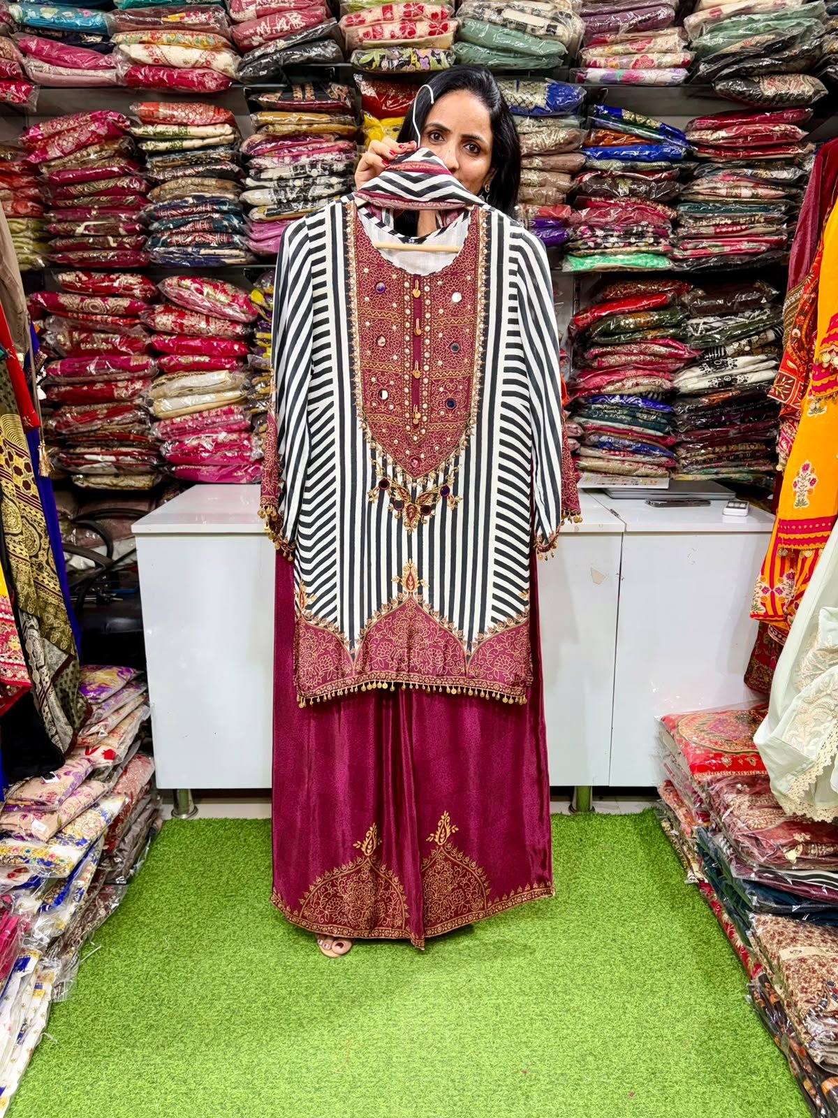 SCD- 208 Pure Crape Designer Suit Set